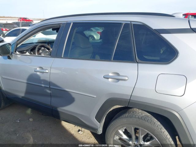 Toyota RAV4 Xle Premium Image 7