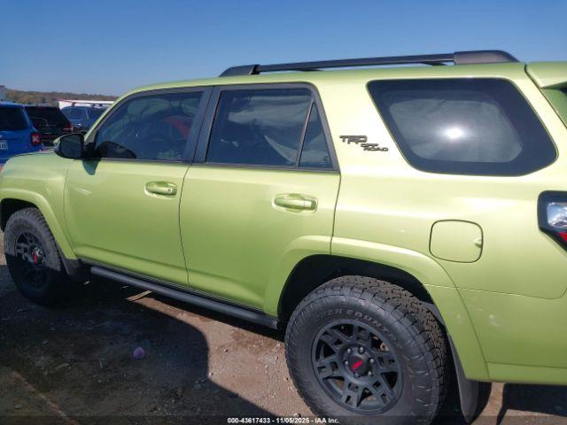 Toyota 4Runner Trd Off Road Premium Image 8
