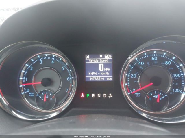 Chrysler Town & Country Touring-l Image 14