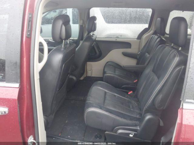 Chrysler Town & Country Touring-l Image 16