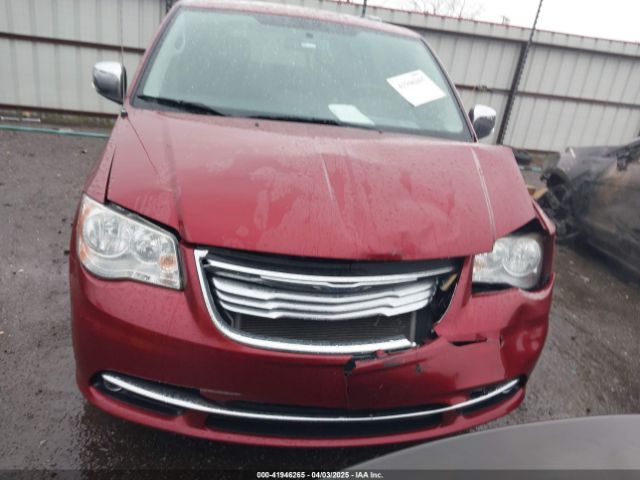 Chrysler Town & Country Touring-l Image 6