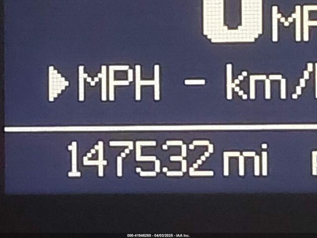 Chrysler Town & Country Touring-l Image 8