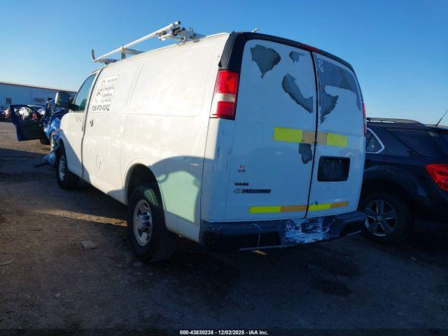 Chevrolet Express Work Van Image 4