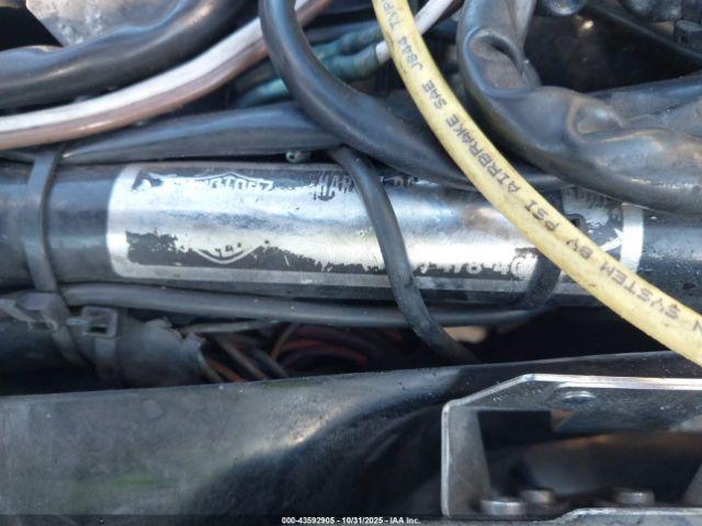 Harley-Davidson Flhtcui Image 9