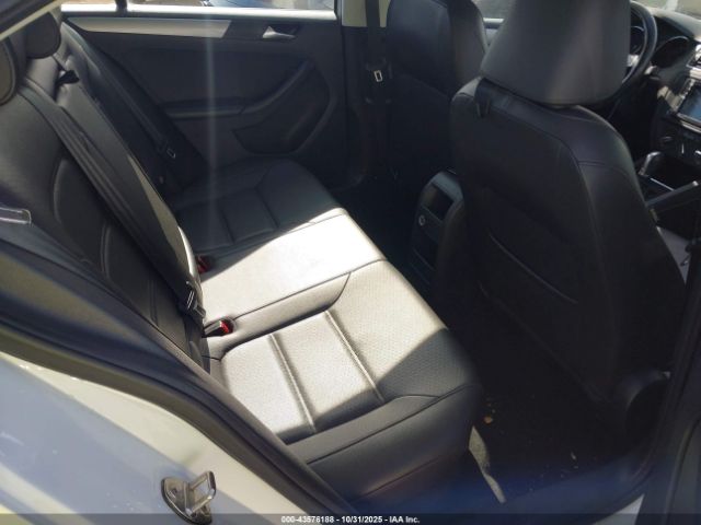 Volkswagen Jetta 1.4t Se Image 12