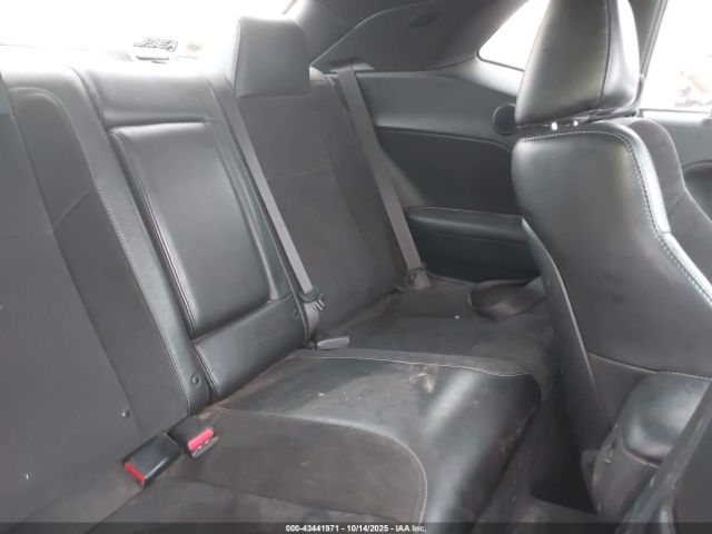 Dodge Challenger Image 8