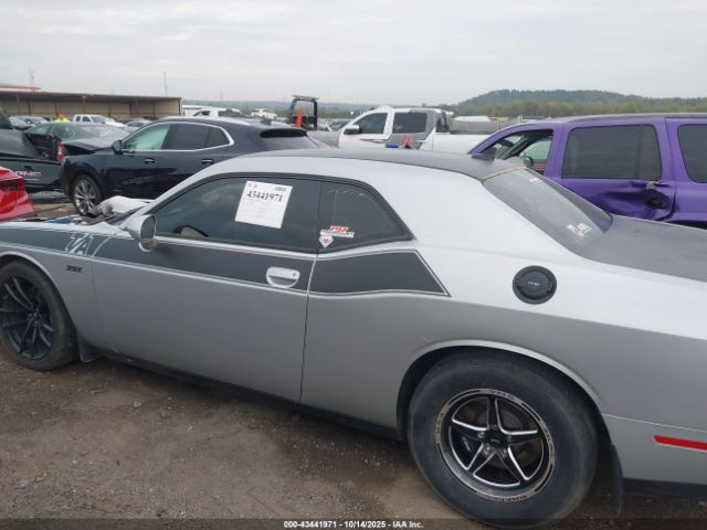 Dodge Challenger Image 9