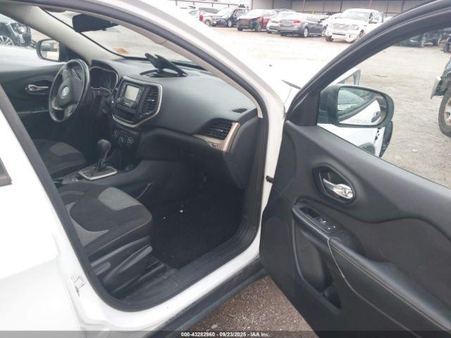 Jeep Cherokee Sport Image 6