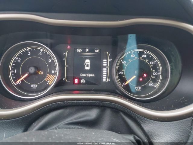 Jeep Cherokee Sport Image 7