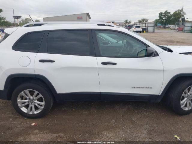 Jeep Cherokee Sport Image 11