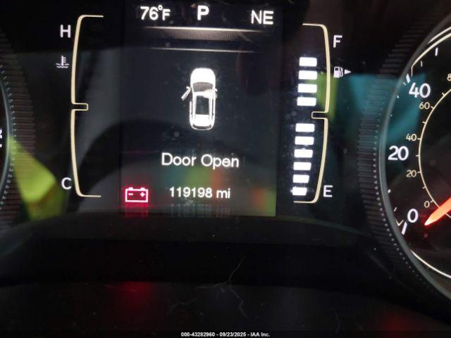 Jeep Cherokee Sport Image 14