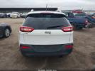 Jeep Cherokee Sport Image 17