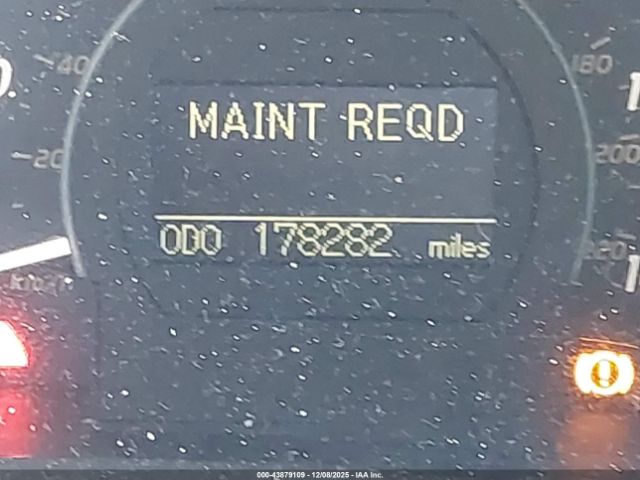 Toyota Camry Image 16