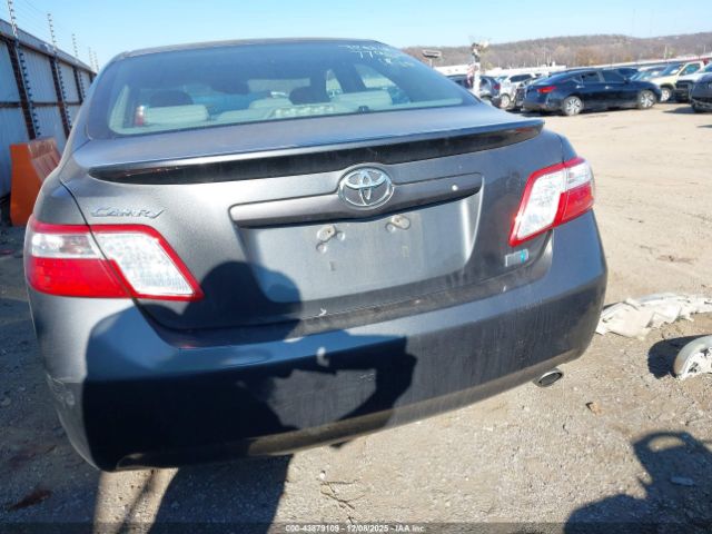 Toyota Camry Image 12