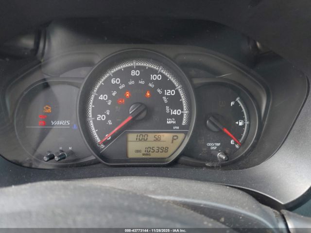 Toyota Yaris Le Image 2