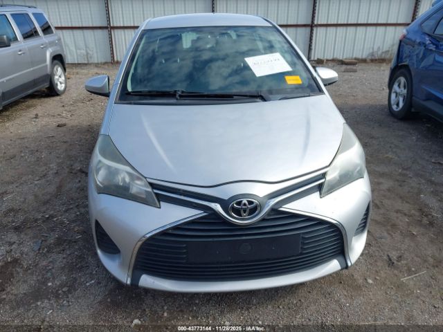 Toyota Yaris Le Image 9